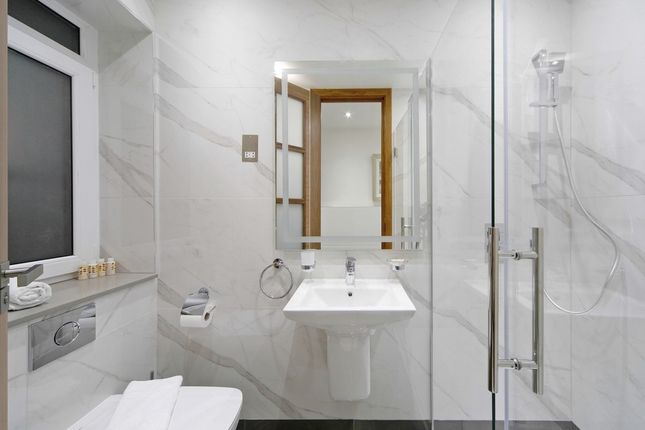 Room 2, Flat 6, 121, Gloucester Place, London photo 3