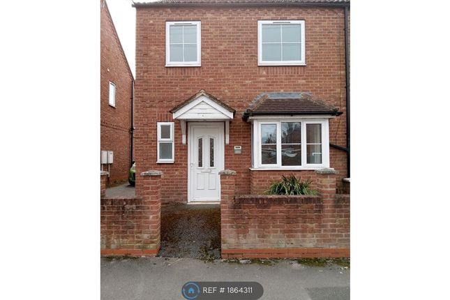 Semi-detached house to rent in St. Andrews Court, Gainsborough