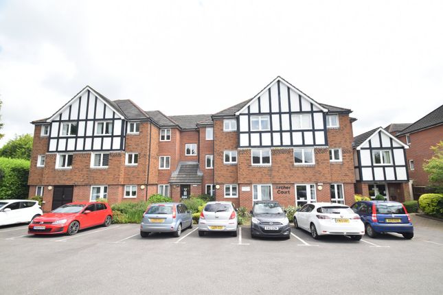 Thumbnail Flat for sale in Chesham Road, Amersham, Bucks