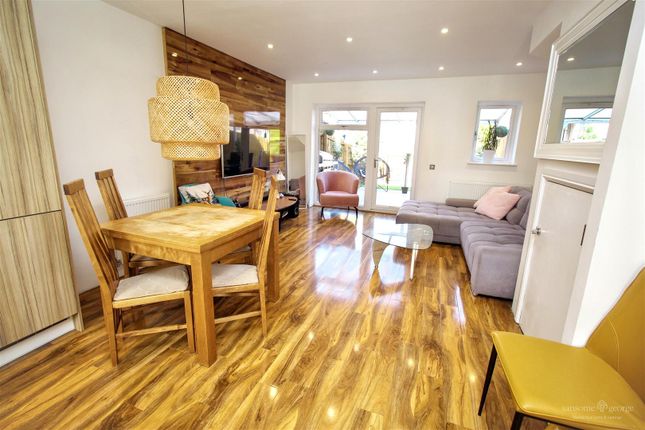 17, Leven Street, Reading photo 4