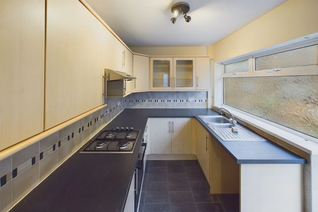 6, Hareden Close, Bamber Bridge photo 3