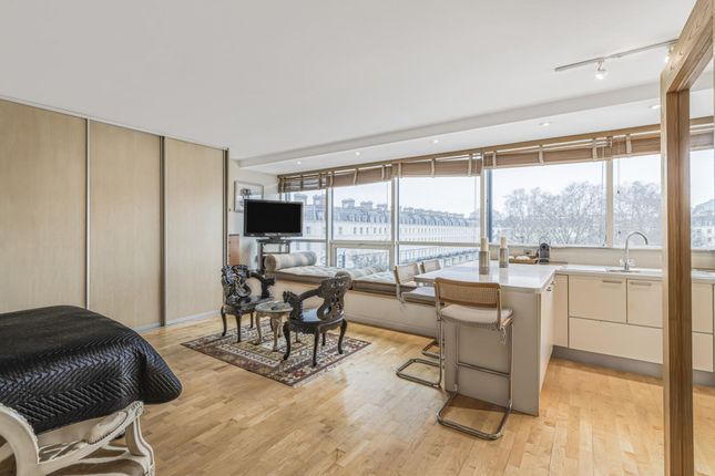 Flat 22, 152 Grosvenor Road, London photo 4