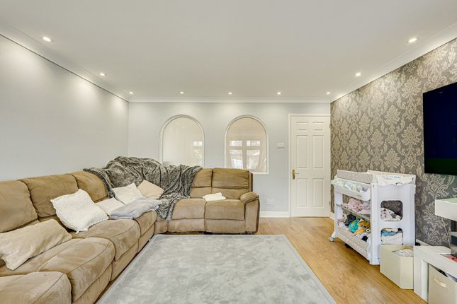96a, Nevendon Road, Wickford photo 3