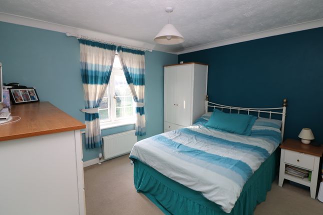 1, Barleymow Court, Betchworth photo 4