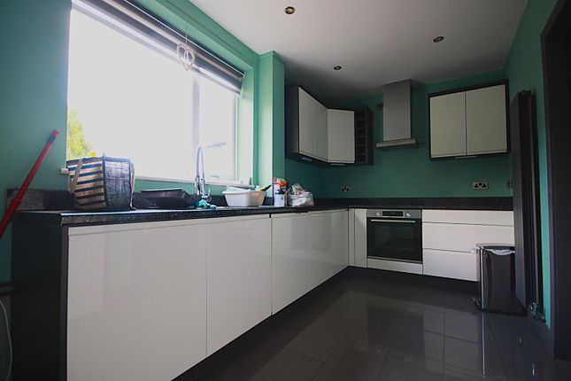 8, Stretton Way, Handforth, Wilmslow photo 2