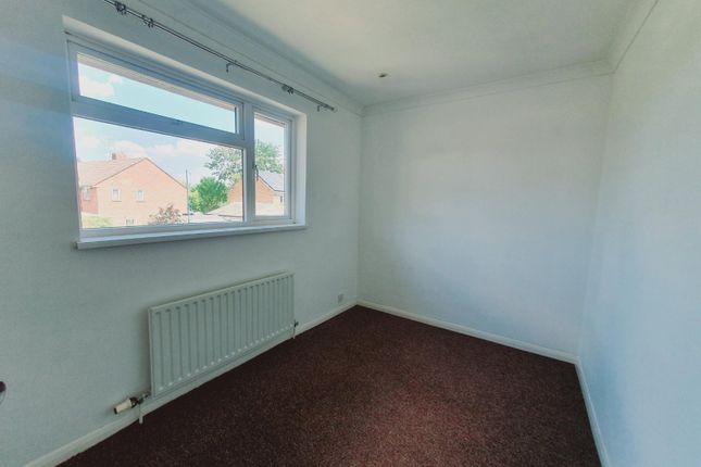 29, Winchfield Crescent, Havant photo 5