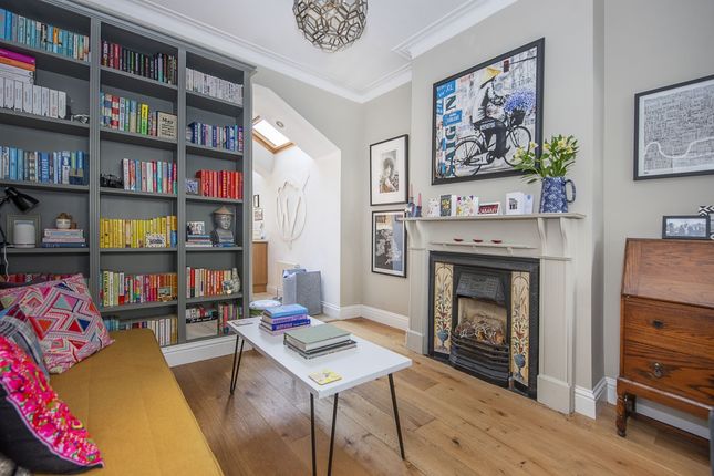 31, Alverstone Avenue, London photo 3