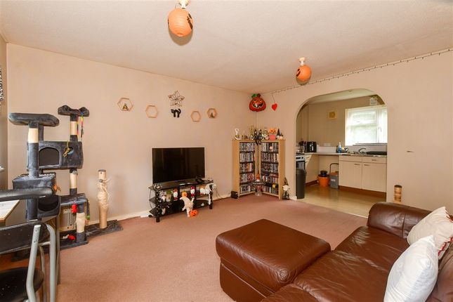 Ramblers Way Broadfield, Crawley photo 3