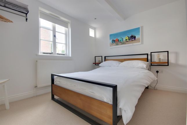 Keystone Cottage, Quay Street, Lymington photo 4