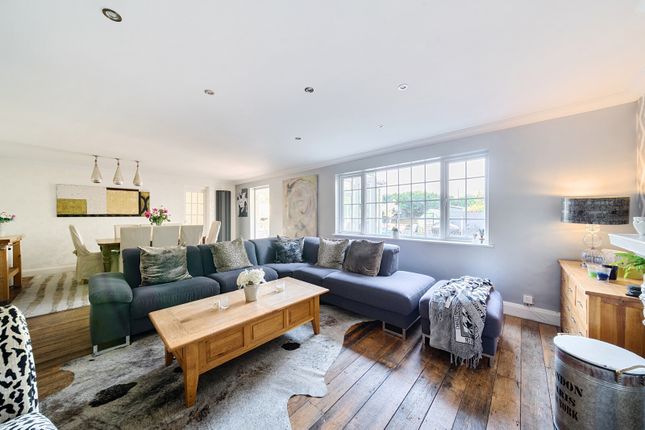 Ruxbury Cottage,, St. Anns Hill Road, Chertsey photo 2