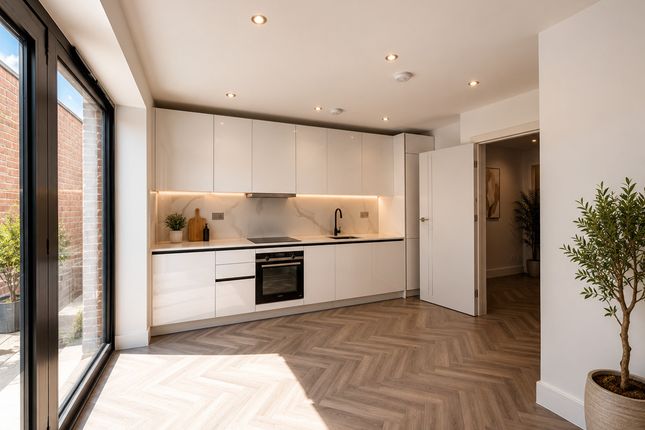 60b, Larkshall Road, London photo 2