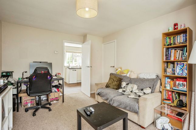 23, Oak Tree Close, Nottingham photo 4