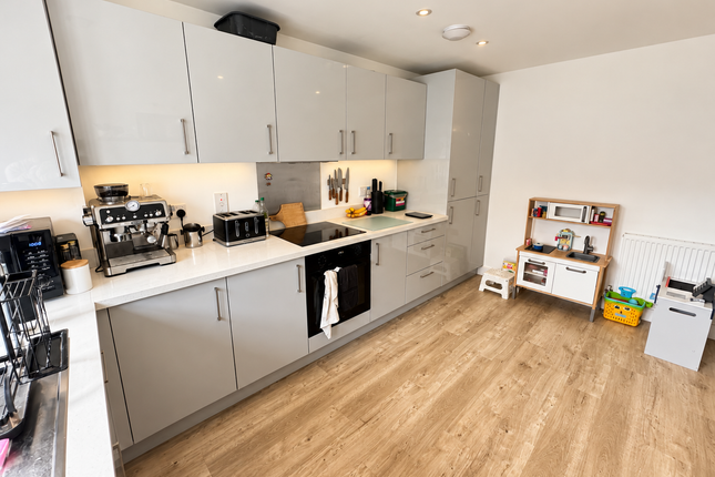 5, Beech Close, Fordham photo 2