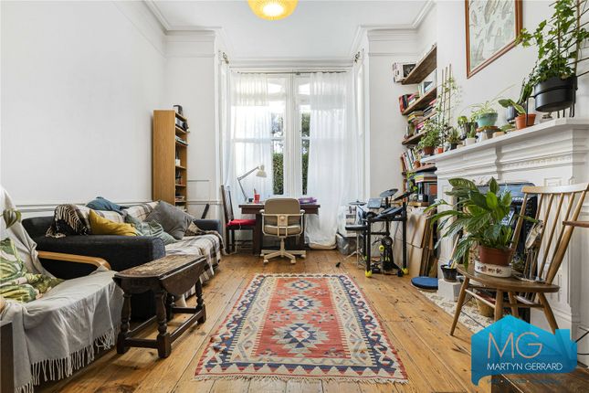 Flat for sale in Huntingdon Road, London