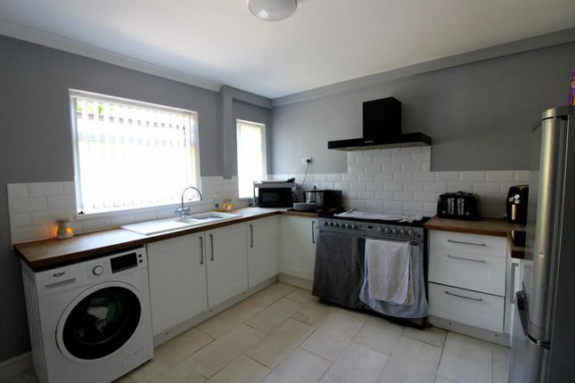 130, Saltersgill Avenue, Middlesbrough photo 3