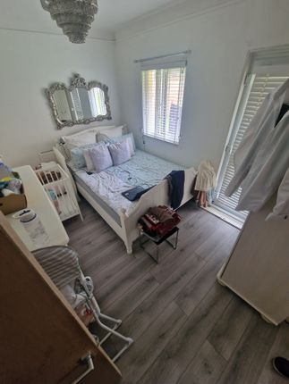 Flat to rent in Gibson Close, London