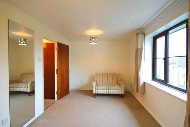 20 Campion Court, Wembley photo 3