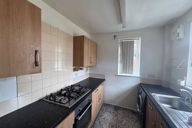 24, Thorn Grove, West Yorkshire photo 3