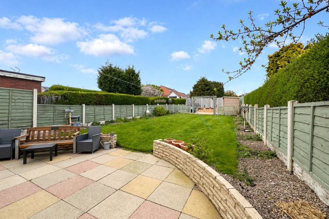 14, Avenue Road, Staffordshire photo 3