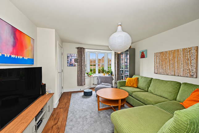 5, Hertz Close, Rugby photo 2