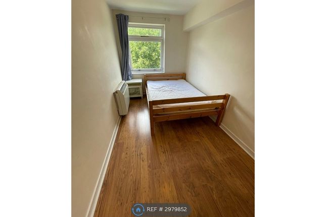Flat, Elton Lodge Florence Road, London photo 3
