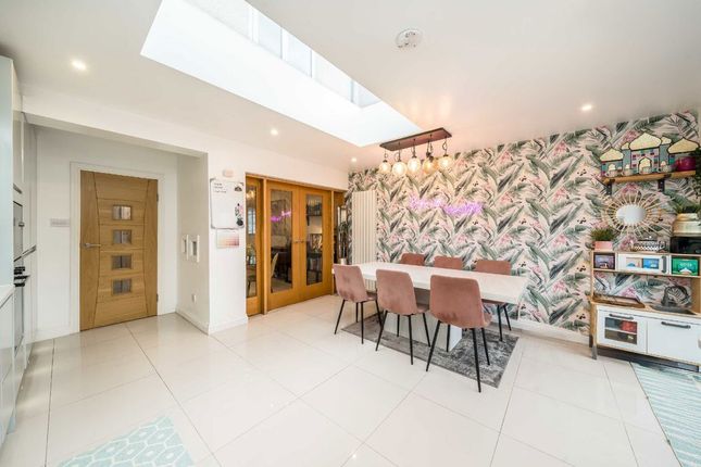 18, Eldertree Way, Mitcham photo 3