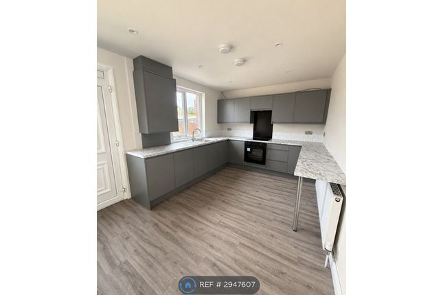 Highgate Crescent, Lepton, Huddersfield photo 2