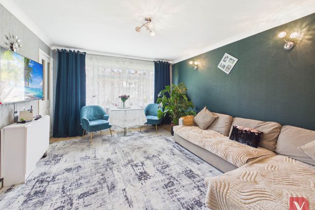 32, Arbroath Road, Luton photo 3