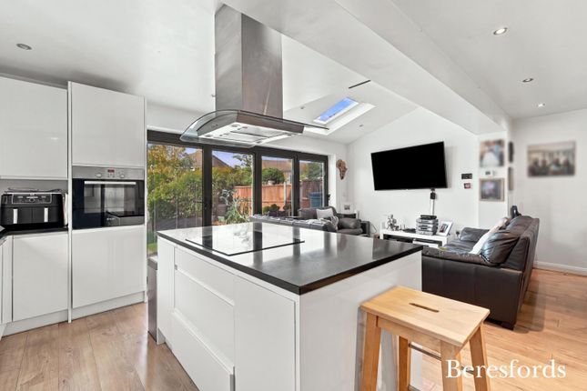 8, Eastern Avenue, South Ockendon photo 4
