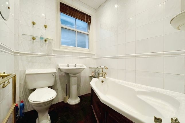 Room 2, 82, Bellingham Road, London photo 3
