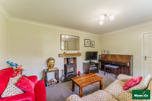 15, Lakeside Estate, Wakefield photo 4