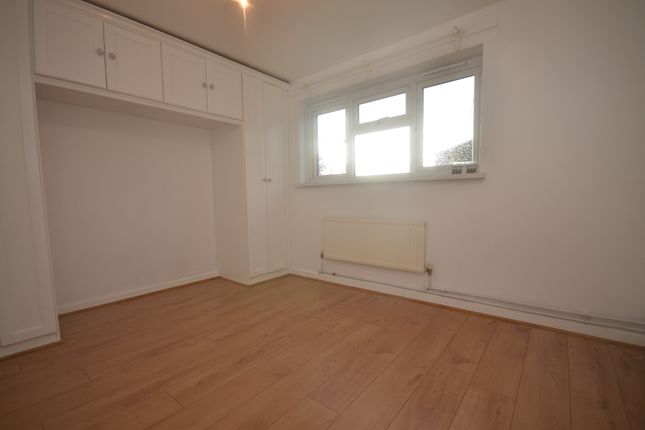 Hermitage Road, London photo 3
