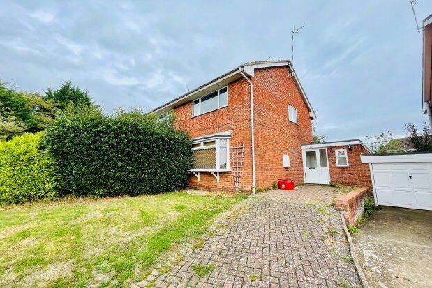 Thumbnail Semi-detached house to rent in Yardley Close, Warwick