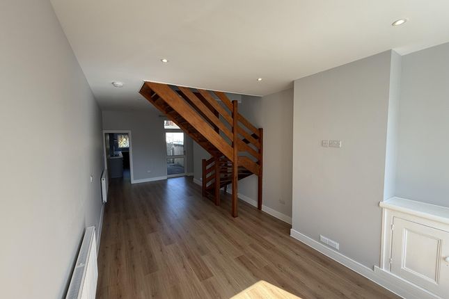 27 Regent Street, Leicester photo 3