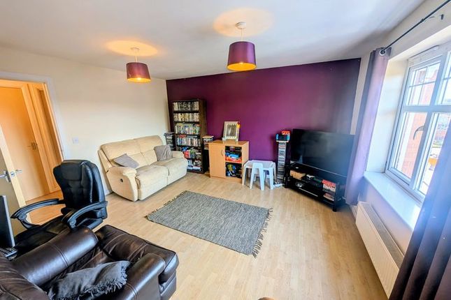 Flat 5, 4, Poppy Close, Nuneaton photo 2