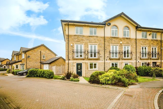 Thumbnail Town house for sale in Skelmanthorpe, Huddersfield