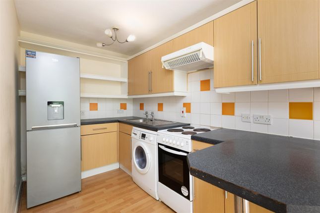Flat 4 Ridgway Court, 22, Lancaster Road, London photo 3