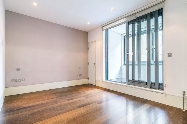 Studio flat on Apartment 13, 27, Slingsby Place, Covent Garden, £2,340/mo