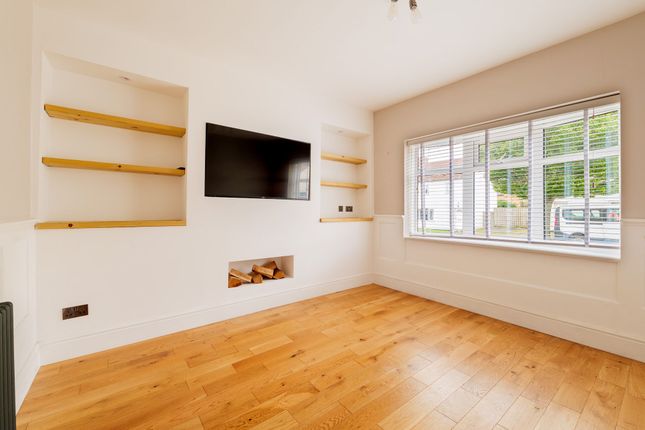 8 Killingworth Avenue, Newcastle Upon Tyne photo 2