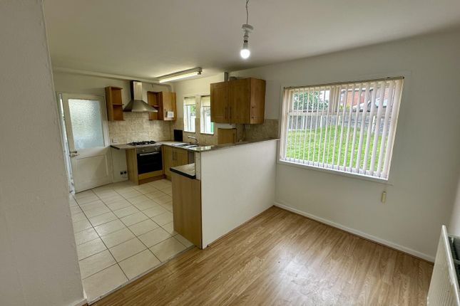 4, Thornby Walk, Manchester photo 4