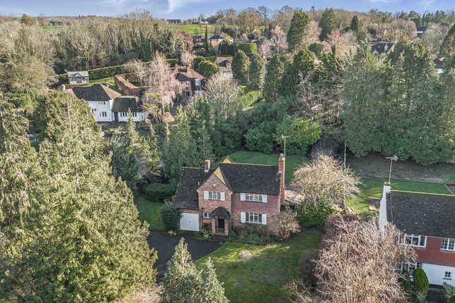 3-bed house on Spinney Cottage Garden Close, Leatherhead, £995,000