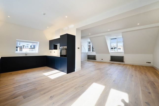 Flat to rent in Parker Street, Holborn, London