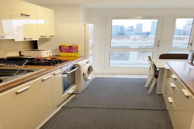 Shared accommodation to rent in Fern Street, London