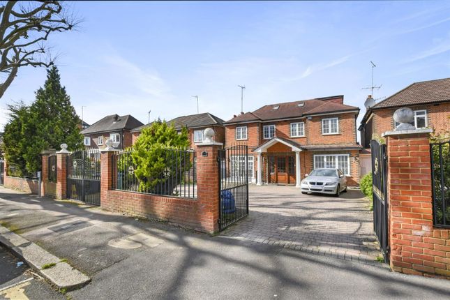 Thumbnail Detached house for sale in Dollis Avenue, Finchley, London