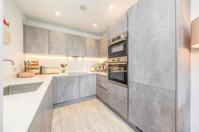 Flat 19 Hendrix Court, 22, Valley Road, London photo 3