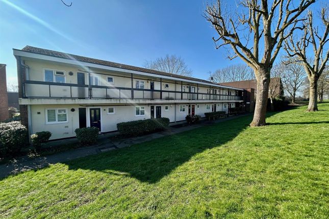 Thumbnail Flat for sale in Newhall Court, Waltham Abbey