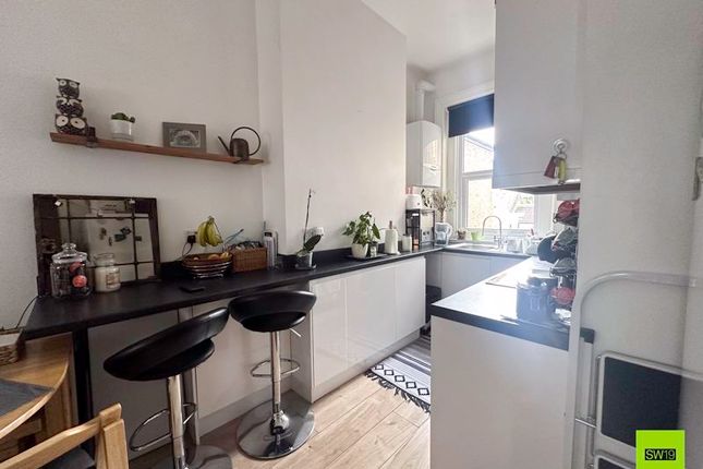B First Floor Front Flat, 316, Haydons Road, London photo 3