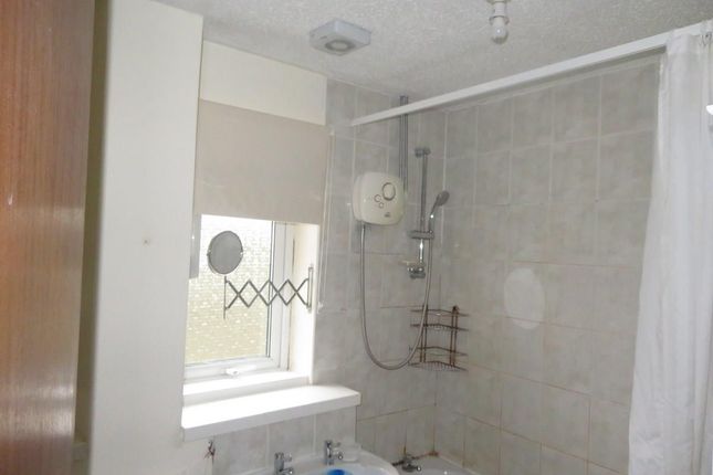 34, Squires Gate, Peterborough photo 3