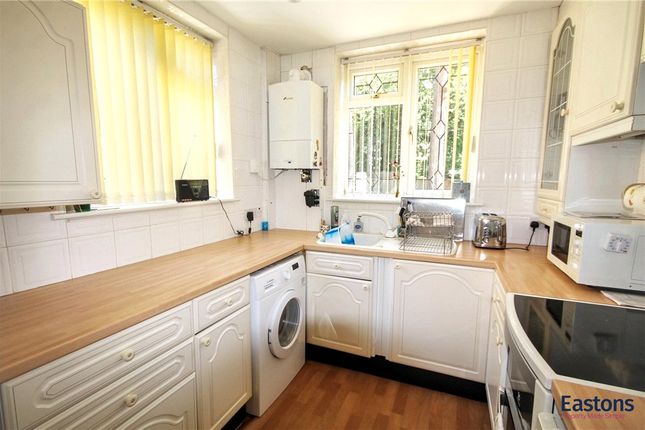 33, The Spinney, Surrey photo 4