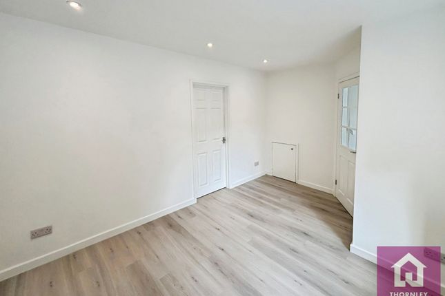 9, Stratton Road, Swinton photo 3